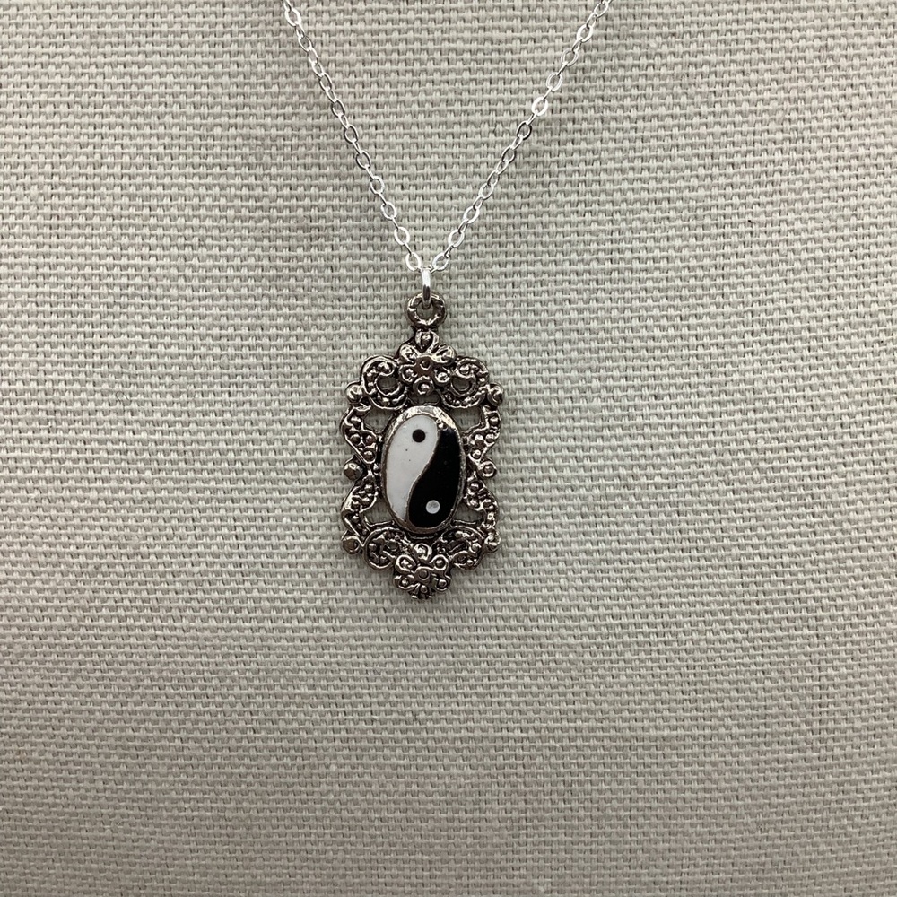 Vintage Rococo Yan Yang Black White Silver Tone Pendant 1.6” Length New Chain
